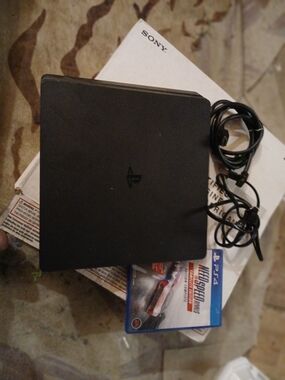 Sony Black PS4 Slim Console with Cables and Game
